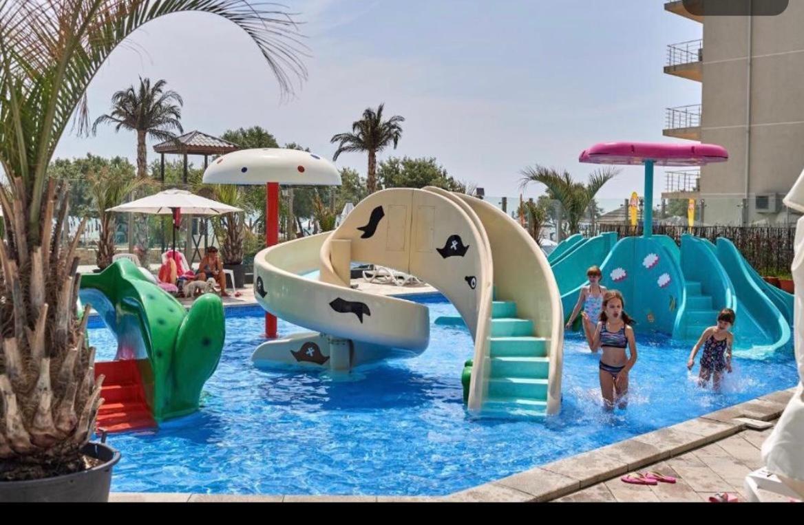 Bea Alezzi Beach Resort Năvodari Exterior foto